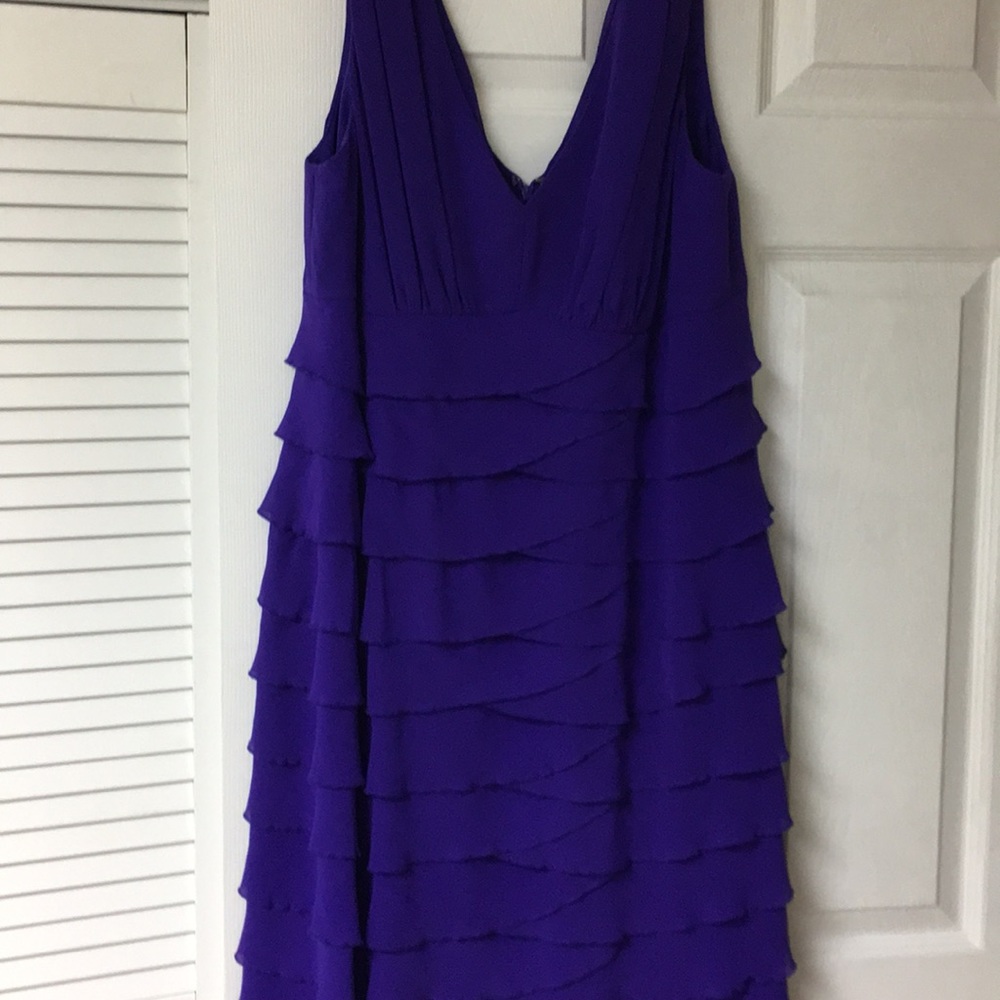 Jones New York knee length ruffled dress